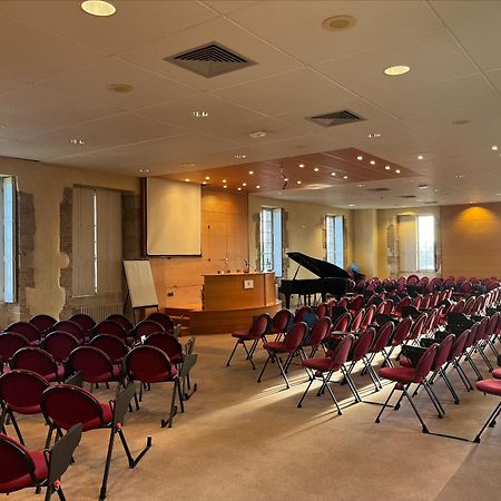 Hotellerie Saint Yves Chartres Esterno foto