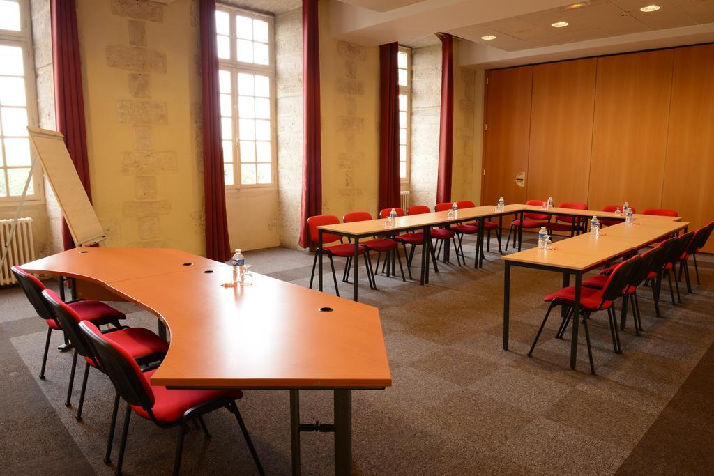Hotellerie Saint Yves Chartres Esterno foto