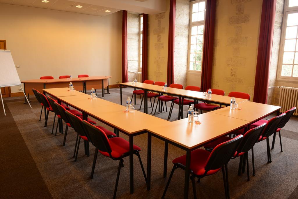 Hotellerie Saint Yves Chartres Esterno foto