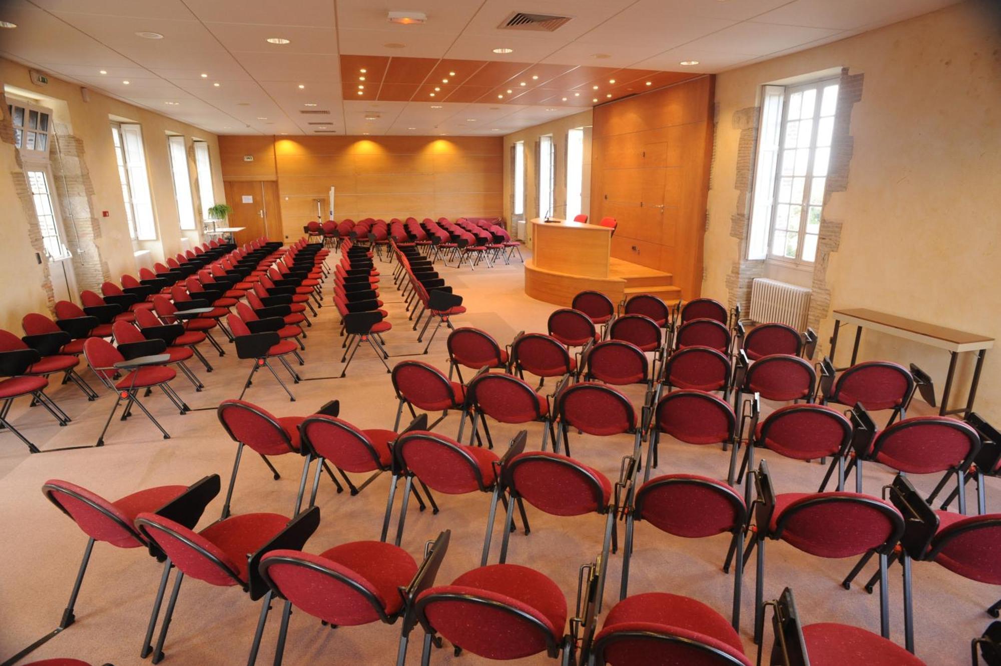 Hotellerie Saint Yves Chartres Esterno foto