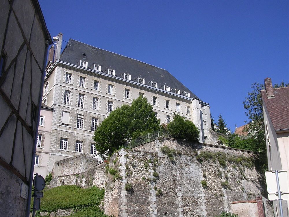 Hotellerie Saint Yves Chartres Esterno foto